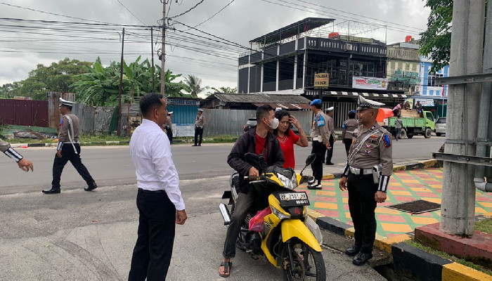 Operasi Zebra Seligi 2024 hari pertama di depan Mapolres Karimun, Senin 14 Oktober 2024. FOTO: Nov